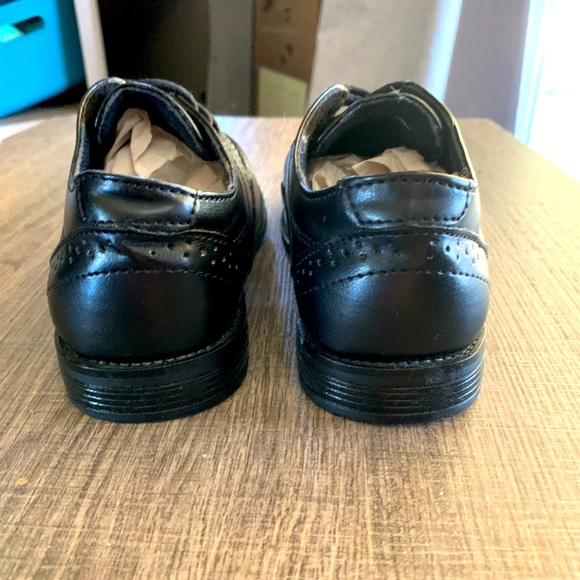 Boys Black Dress Shoes NWOT - Picture 4 of 8